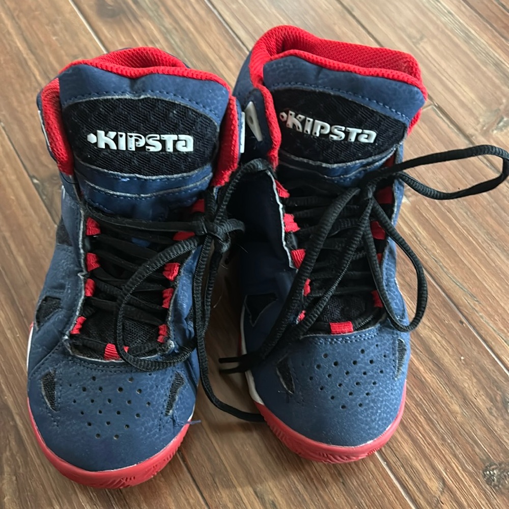 Kipsta blue and red athletic high top shoes for boys size US 2